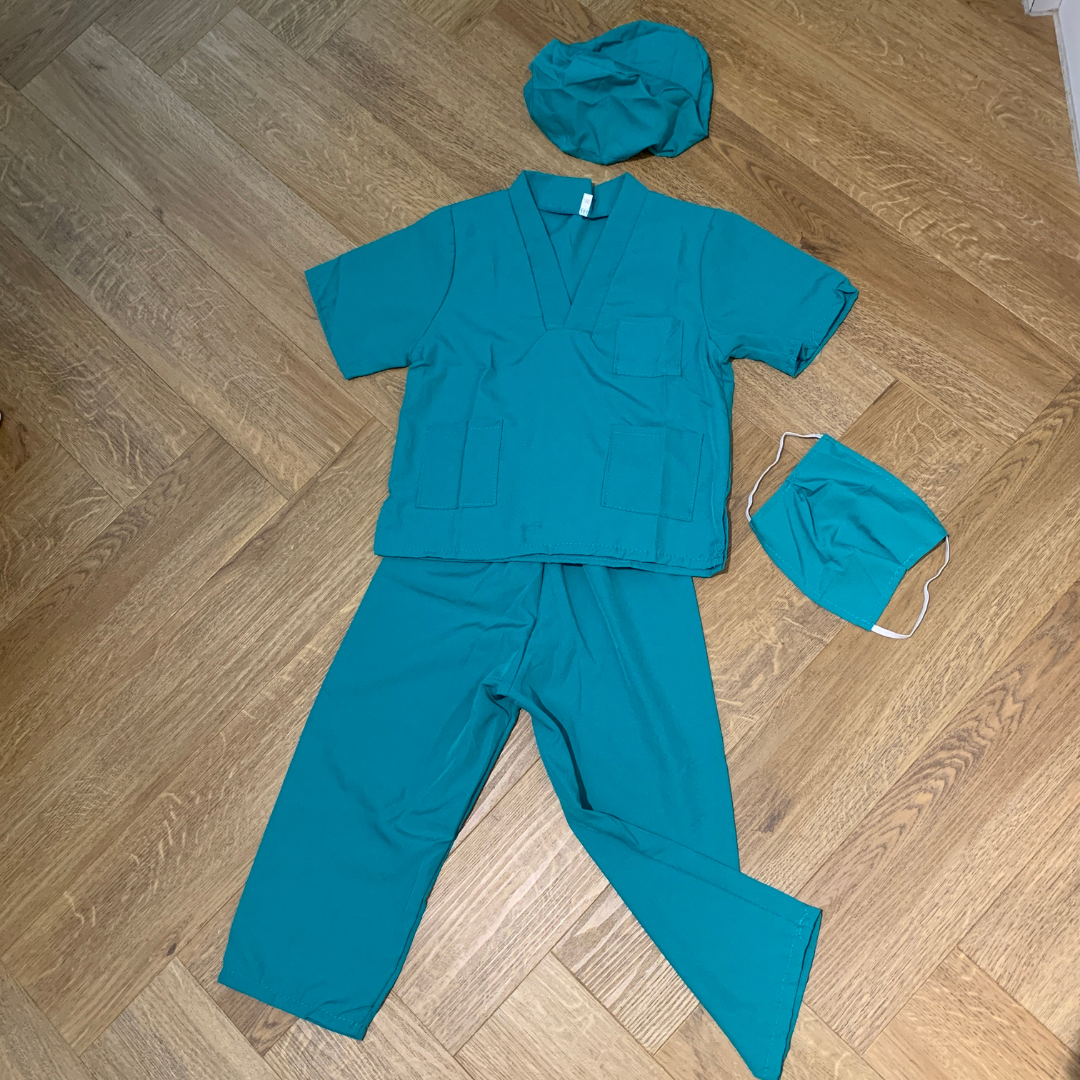 Costume: Surgeon Scrub Set